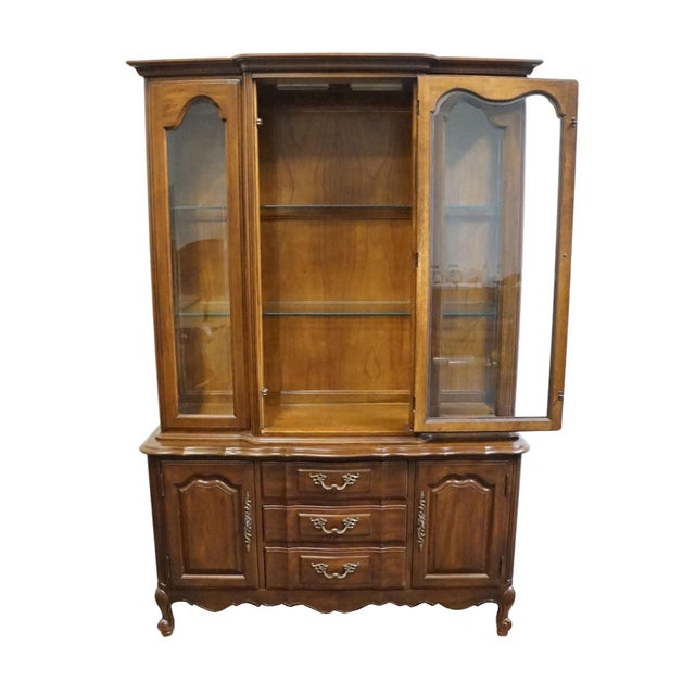 Thomasville Thomasville Furniture Tableau Collection Country French Provincial 50" Lighted Display China Cabinet 14121-410 For Sale - Image 4 of 16