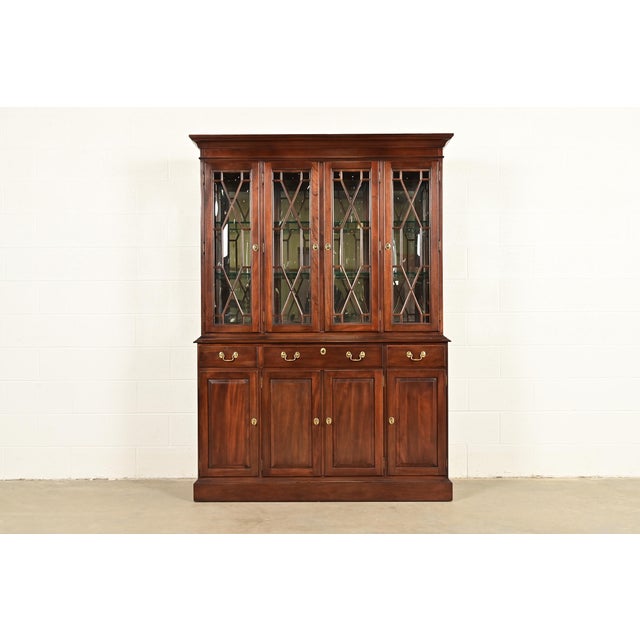 Ethan Allen Knob Creek Georgian Carved Mahogany Lighted Breakfront Bookcase Cabinet For Sale - Image 18 of 18