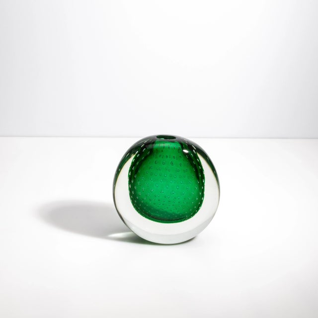 2020s Hand Blown Murano Vase in Emerald Green With Bubbles For Sale - Image 5 of 8