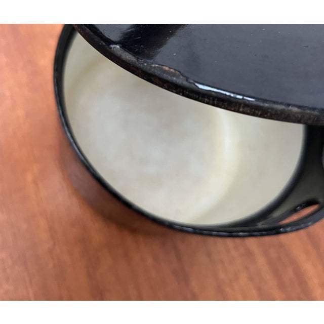 Mid-Century Modern Black Enamel Cast Iron Pot with Teak Handle by Timo Sarpaneva for Rosenlew of Finland, 1960s For Sale - Image 12 of 18