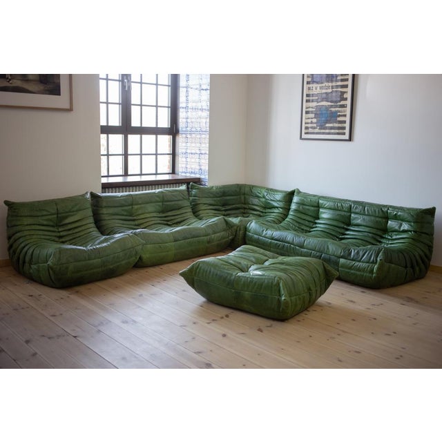 Green Togo Set in Dubai Green Leather, 1970s, Set of 5 For Sale - Image 8 of 9