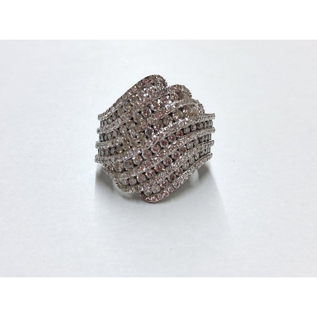 Modern 10k White Gold Round Diamond Cluster Designer Ladies Ring 2-3/4 CTTW, Size 6.75 For Sale - Image 3 of 5