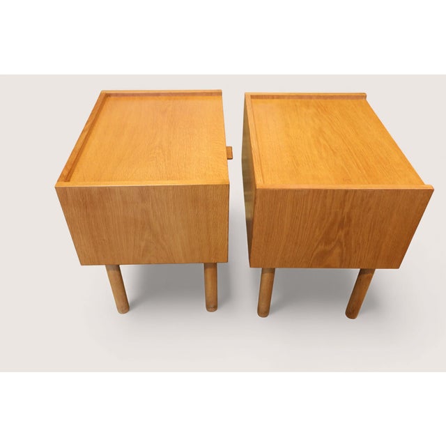 Vintage Danish Bedside Tables in Oak by Hans J. Wegner for Getama, 1960s, Set of 2 For Sale - Image 4 of 11