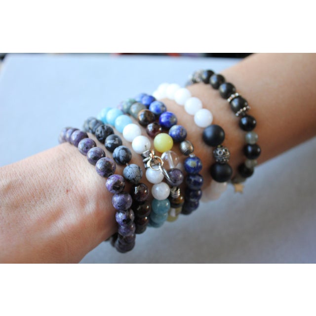 White Agate Black Onyx Round Bead Stretchy Unique Statement Circle Beads Chakra For Sale - Image 4 of 10