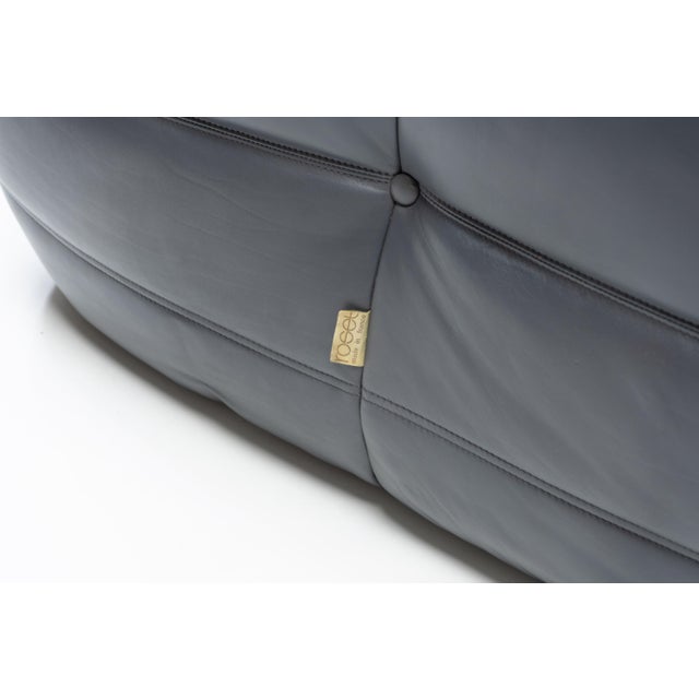 Togo Set in Grey Leather by Michel Ducaroy for Ligne Roset, 1990s, Set of 2 For Sale - Image 12 of 15