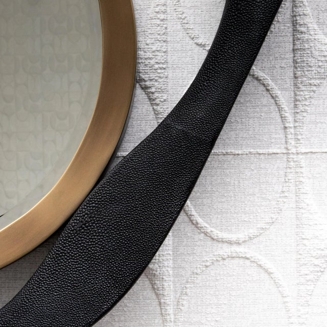 The “Lily Mirror” by R&Y Augousti exudes a bold yet elegant sophistication that harmonizes contemporary luxury with Art...