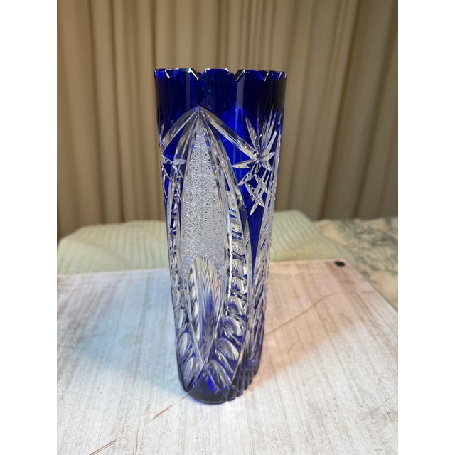 1960s German Cut to Clear Cobalt Oval Starburst Vase For Sale In Las Vegas - Image 6 of 12
