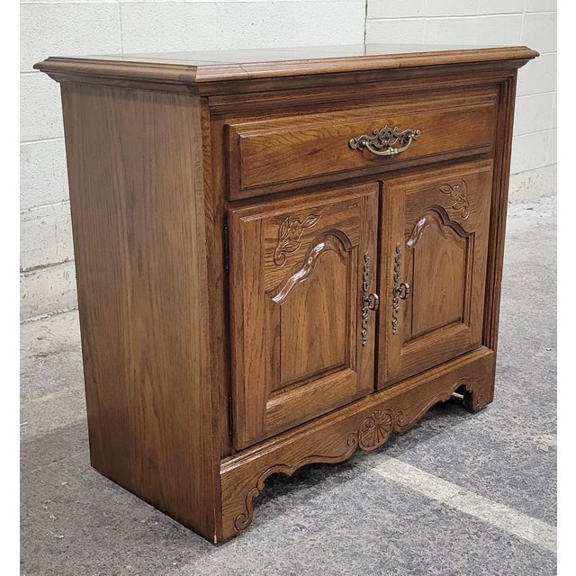 Traditional Vintage Stanley Furniture Flip Top Server For Sale - Image 3 of 12