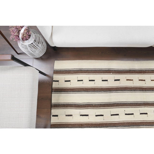 Vintage Turkish Oushak Handmade Wool Cotton White Kilim Area Rug For Sale - Image 9 of 11