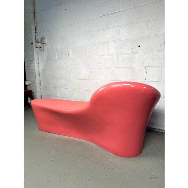 Modern Late 20th Century Post-Modern Freeform Amoeba Coral Pink Fiberglass Bench For Sale - Image 3 of 9