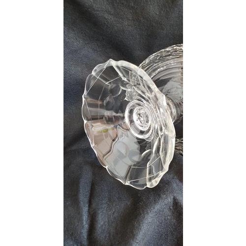 Edwardian Irish Cut Glass Fruit Bowl with Castle Rim For Sale - Image 13 of 14
