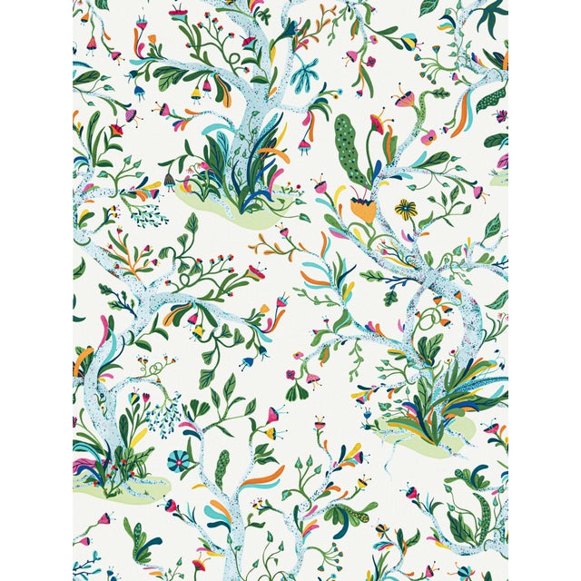 Hinson re-enters the limelight with a show-stopping debut collection under the Scalamandré name. COLOR POP!, a collection...