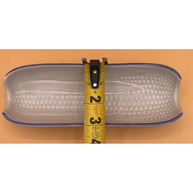 Serve in timeless country style with this set of 8 vintage Pfaltzgraff Yorktowne corn on the cob trays. Crafted in classic...