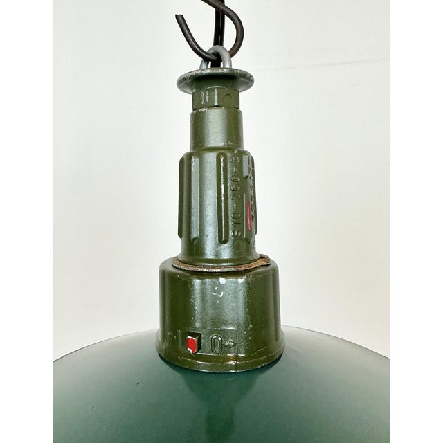 Mid-Century Modern Industrial Enameled Military Pendant Lamp with Cast Aluminium Top, 1960s For Sale - Image 3 of 16