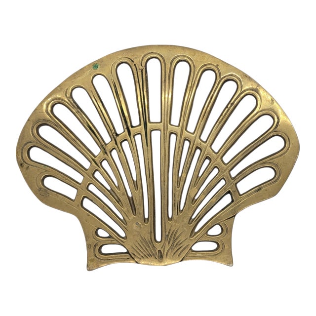 Vintage Solid Brass Seashell Trivet Scalloped Shell Nautical Coastal Decor For Sale