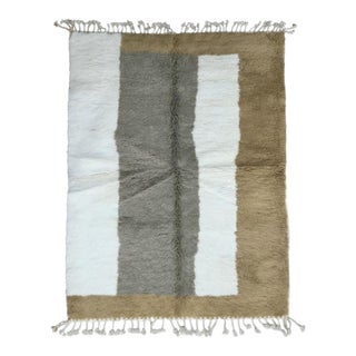 Neutral Contemporary Moroccan Rug - 8.4 X 5.9 Ft For Sale