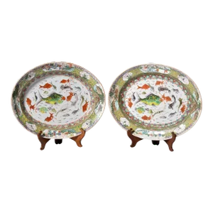 Pair of Late 19th Century Chinese Export Famille Verte Platters
