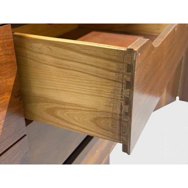 Young Manufacturing, Standard Dreser, Walnut, Usa, 1960s For Sale - Image 12 of 15