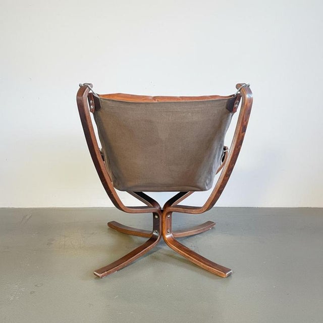Vintage Low-Backed Falcon Chairs in Light Brown Leather by Sigurd Resell For Sale - Image 5 of 9