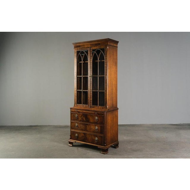 Late 20th Century English Bookcase from Reprodux For Sale - Image 5 of 18