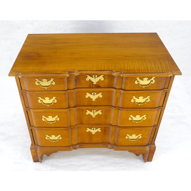 Very Fine Solid Tiger Maple Block Front Bracket Feet Bachelor Dresser Chest For Sale - Image 12 of 18
