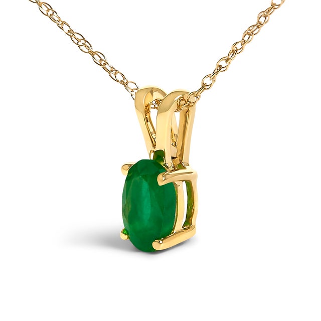 Contemporary 14K Yellow Gold Oval Green Emerald Solitaire Pendant Necklace - 18" Inches For Sale - Image 3 of 5