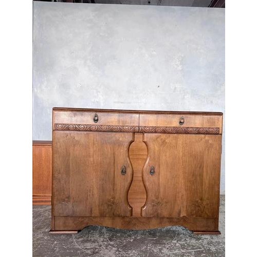 1930s Art Deco Walnut Sideboard with Drinks Cabinet, 1930s For Sale - Image 5 of 11