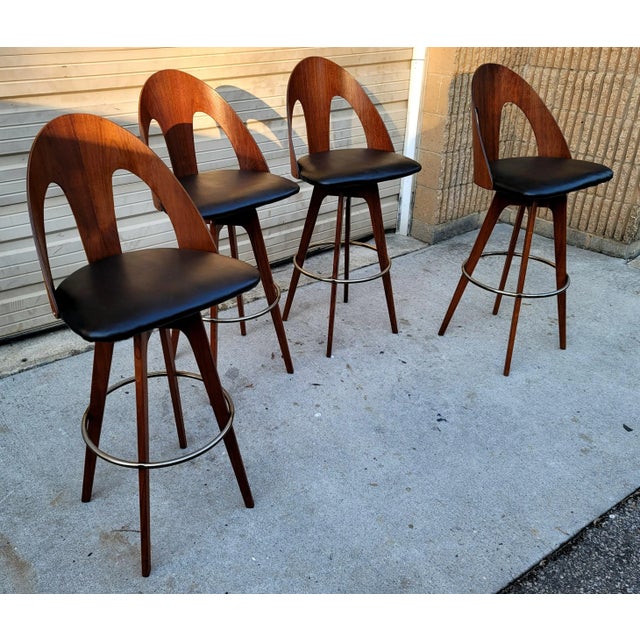 1960s Mid-Century Modern Walnut Swivel Bar Stools by Chet Beardsley - Set of 4 For Sale - Image 5 of 12