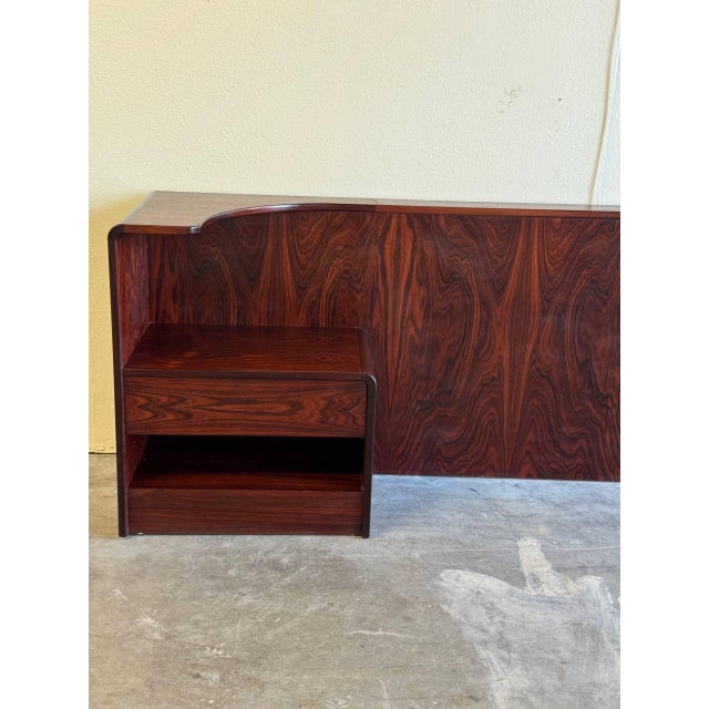 1960s 1960s Danish Mid-Century Modern Rosewood King Headboard With Integrated Nightstands by Arne Wahl For Sale - Image 5 of 11