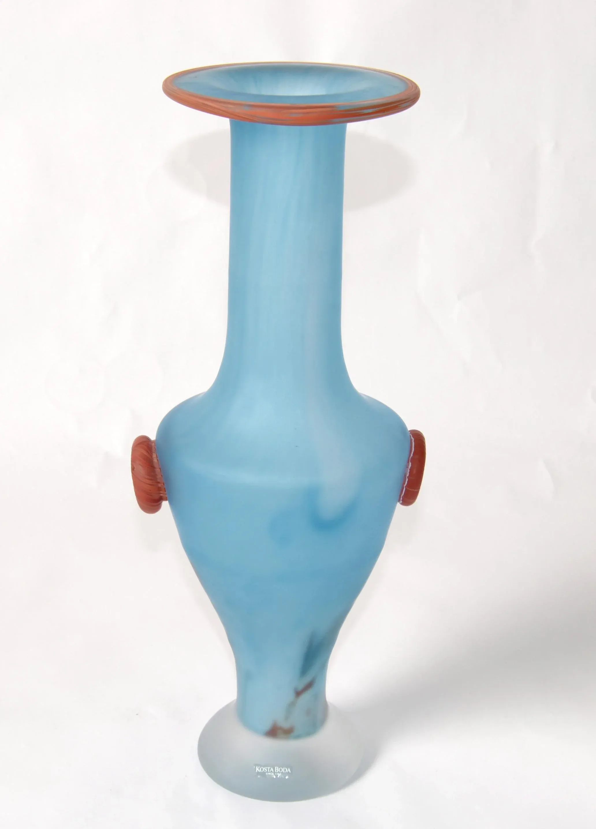 Kosta boda / Monica Backstrom ガラス花瓶 Kosta Boda Frosted Blue Glass Bronze Flower Detail by Monica
