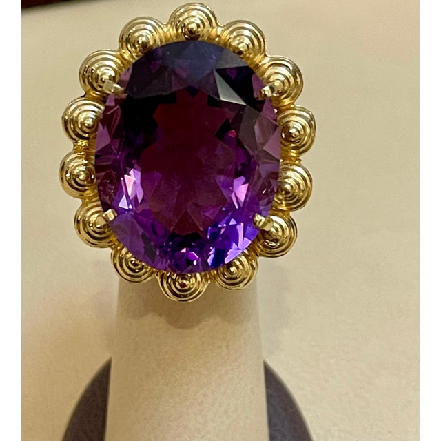 Metal 50 Carat Amethyst Cocktail Ring in Solid 18 Karat Yellow Gold 29 Grams For Sale - Image 7 of 18