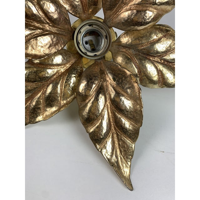 Mid-Century Modern Florentine Brass Floral Wall Sconce by Willy Daro for Massive Lighting, 1970s For Sale - Image 3 of 8