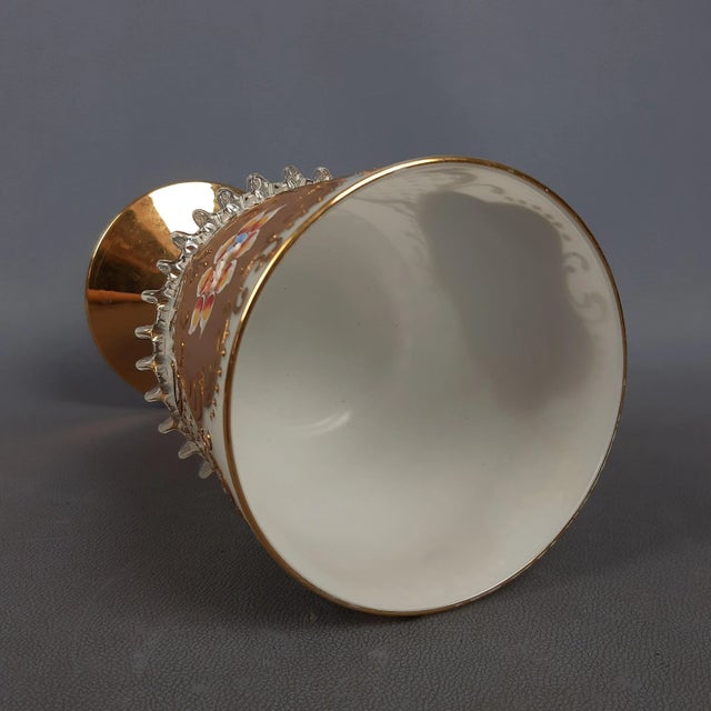 Murano Glass Vase or Centerpiece with Lid in Pure Gold and Floral Decor, 1950s For Sale - Image 11 of 16