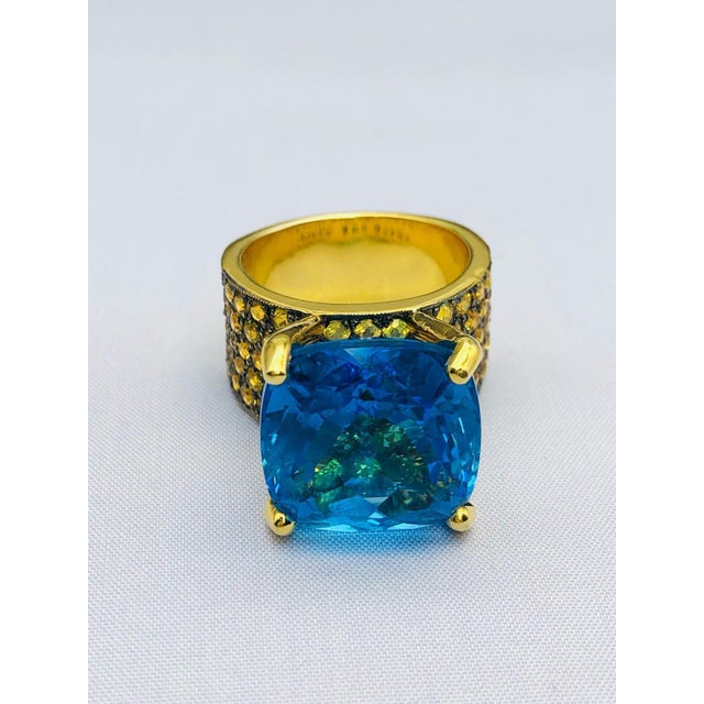 Bochic "Orient" Yellow Sapphire & Blue Topaz Ring Set In 18K Gold & Silver For Sale - Image 4 of 12