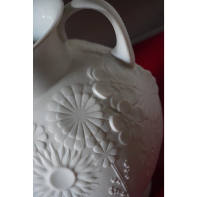 Ceramic Floral Vases in Biscuit Porcelain from AK Kaiser, 1960s, Set of 3 For Sale - Image 7 of 11