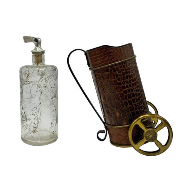 Mid-Century Modern Vintage Brown Faux Croc Golf Caddy Musical Cocktail Decanter Bottle & Holder For Sale - Image 3 of 12