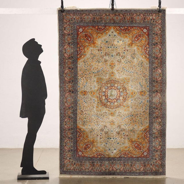 Lahore rug in cotton and wool; fine knot. Manual manufacturing. This piece is attributed to the mentioned designer/maker....