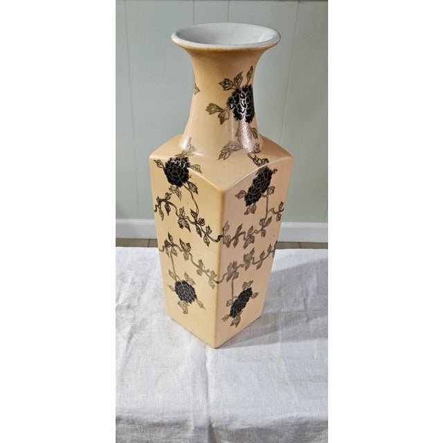 Art Deco Japanese Porcelain Vase, Decorated in Hong Kong Circa 1960, Mid-Century Style For Sale - Image 3 of 8