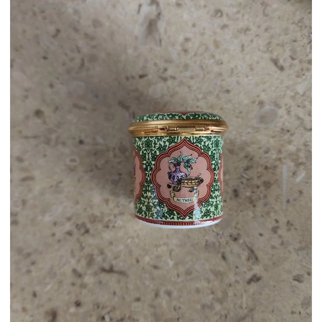 Variety Is the Spice of Life 1980's Enamel Box by Halcyon Days of England For Sale In Houston - Image 6 of 8