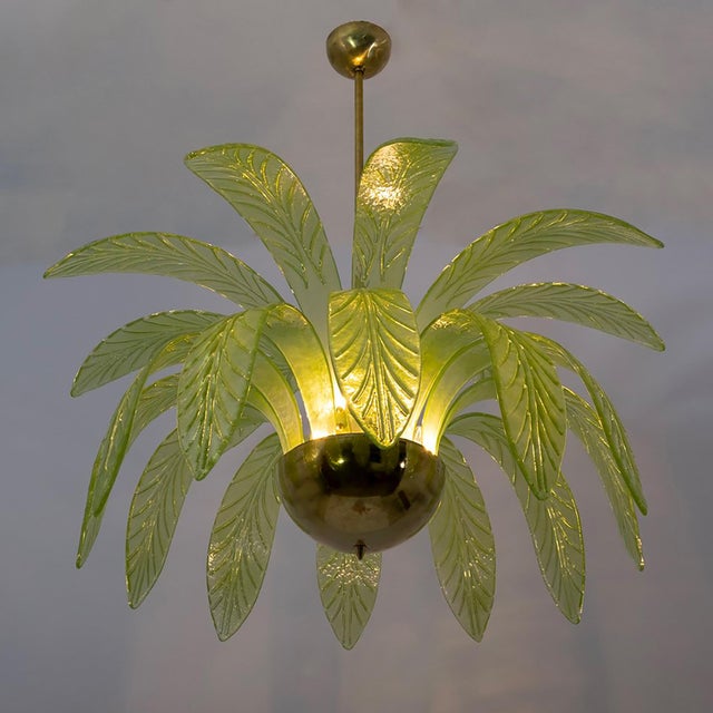 Mid-Century Modern Palm Leaf Chandelier in Murano Glass and Brass from Maestri Muranesi, 2000 For Sale - Image 4 of 9