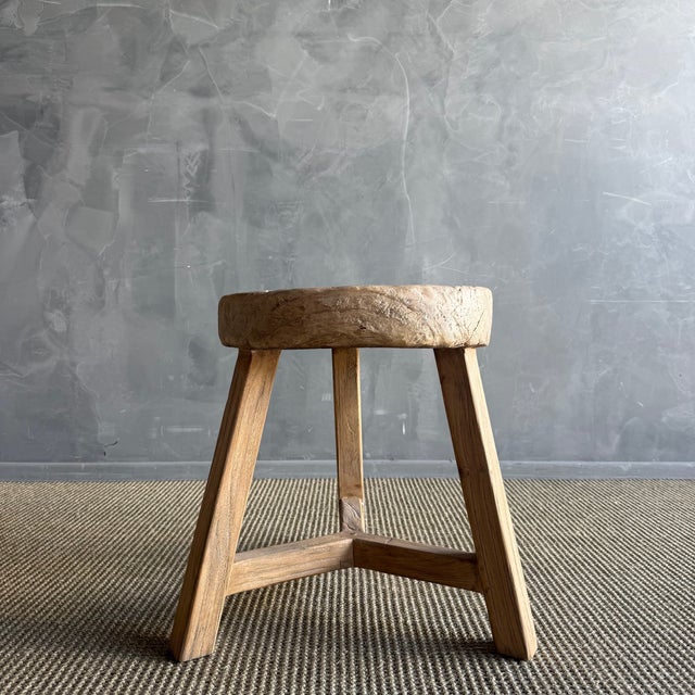 Mid-Century Modern Vintage Elm Wood Wheel Table #4b6 For Sale - Image 3 of 9