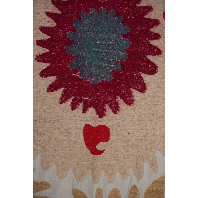 Beige Uzbek Suzani Rug – Red Teal Floral Embroidery – Boho Handmade Textile 7'5'' X 10'3'' For Sale - Image 14 of 15
