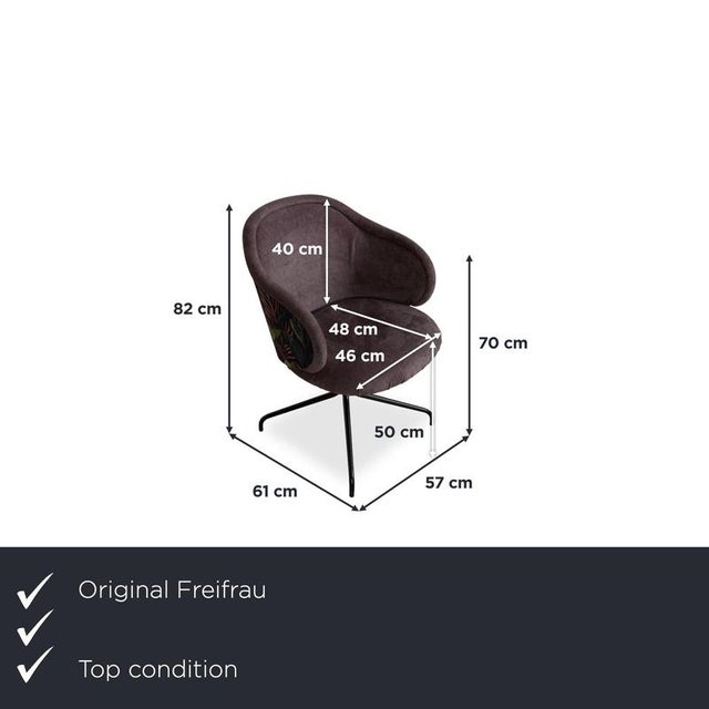 Here you get a set of four chairs from the Freifrau brand that will make a real statement at your dining table. The chairs...