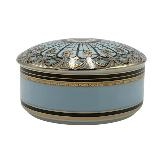 Vintage the Breakers Palm Beach Covered Porcelain Box Hotel Florida For Sale - Image 9 of 12