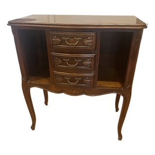 Antique Style Medium -Brown French Provincial Table Night Stand For Sale