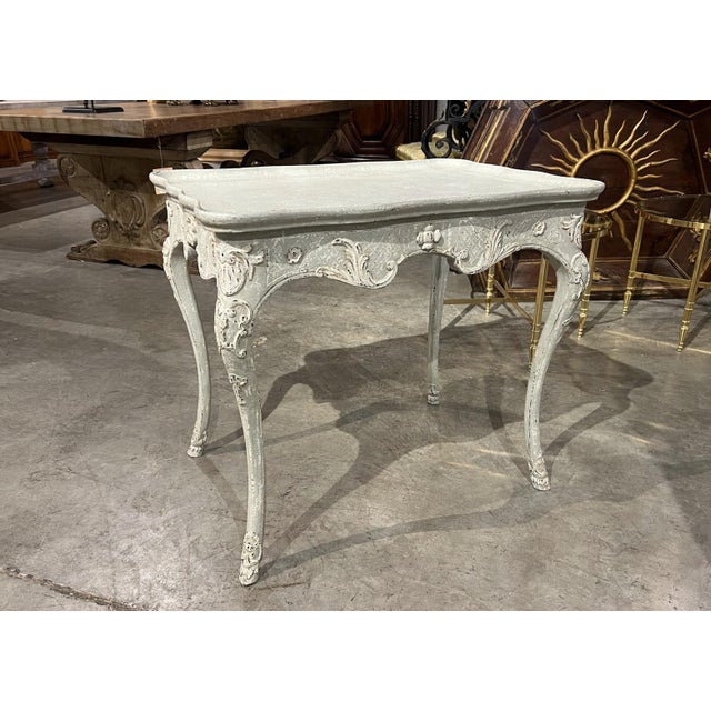 French French Régence Style Cabaret Side Table With Antique Painted Finish, 20th C. For Sale - Image 3 of 17