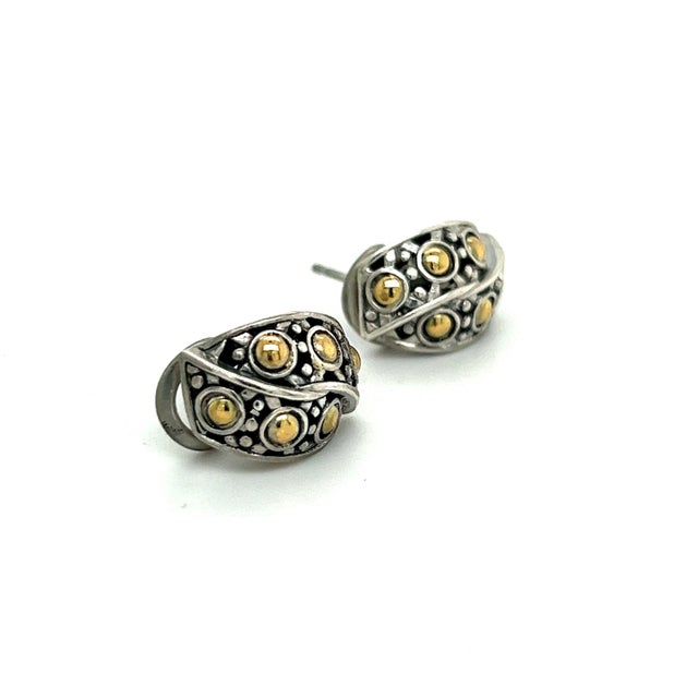 Traditional 1990s Pair of John Hardy Estate Jaisalmer Belly Earrings with Omega Back 18k G Sterling Silver For Sale - Image 3 of 7