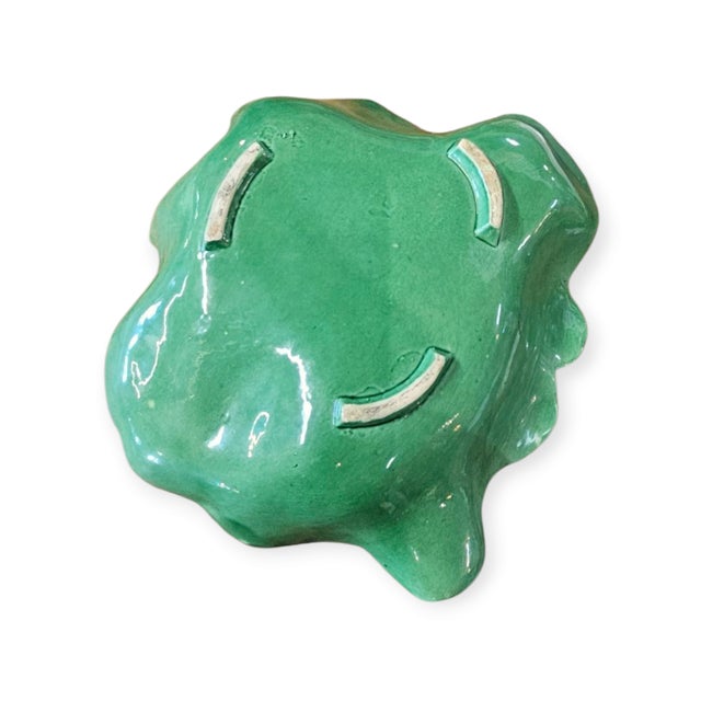 Gorgeous vintage condition cabbage leaf platter glazed in a vibrant green. This platter makes an excellent spring/summer...