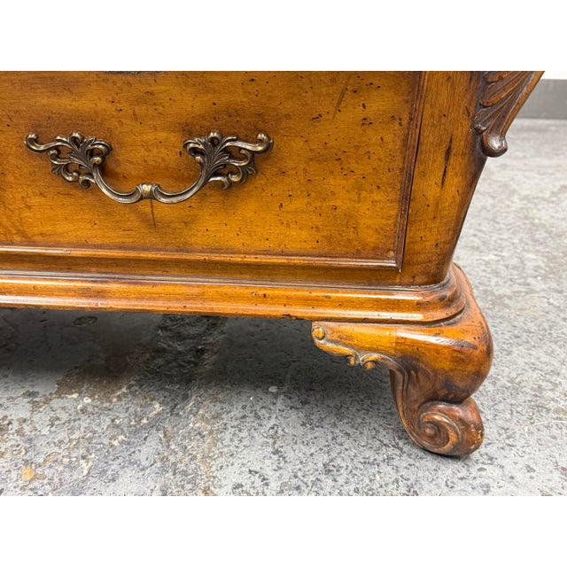 French Provincial Faux Stone Bombe Chest, Late 20th Century For Sale - Image 12 of 12