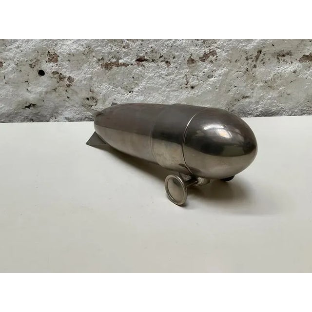 1940s Art Deco Zeppelin Cocktail Shaker in Chrome-Plated Metal, Central Europe, 1940s For Sale - Image 5 of 13